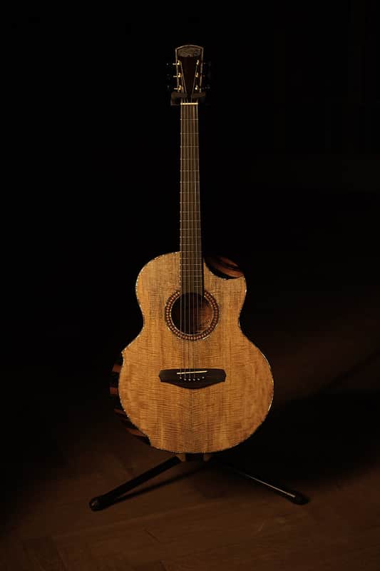 Batiksoul Guitars No.121 Grand Concert 2024 Flamed Mango Top image 1