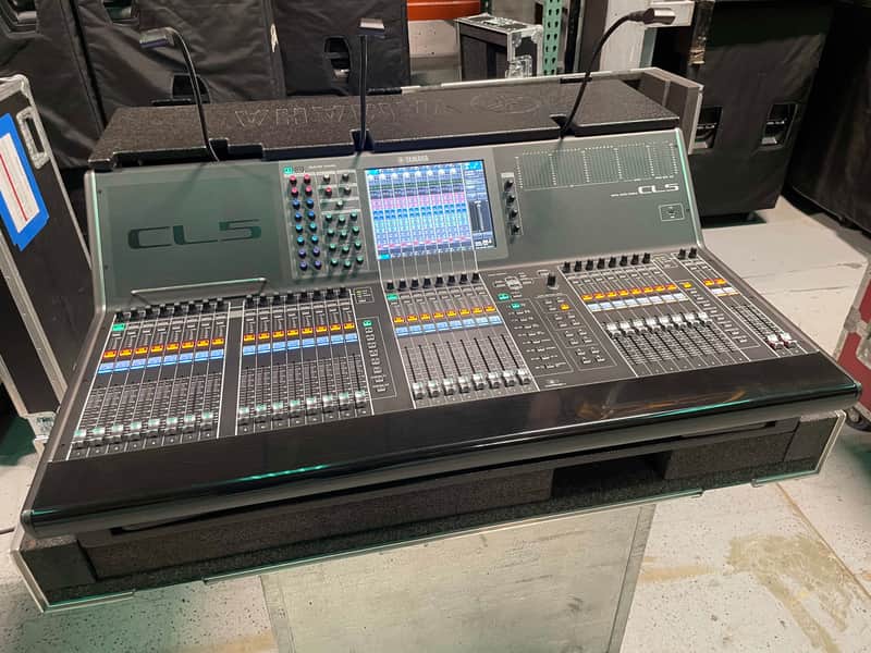 Yamaha CL5 with R&R case (black) image 1