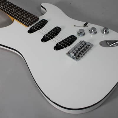 Fender MIJ Aerodyne Special Stratocaster 2022 - 2024 Bright White image 7