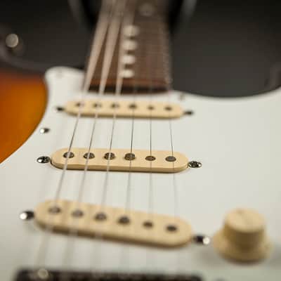 Fender Stratocaster Standard 1990s - 3-Tone Sunburst image 9