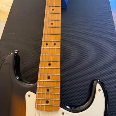 Squier Classic Vibe 2008 - 2-Tone Sunburst image 3