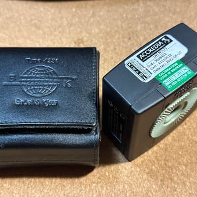 Brüel & Kjær Hand-held Analyzer Type 2250-L + Prepolarized Free-Field ½" Mic Type 4950 + Sound Calibrator Type 4231 image 11