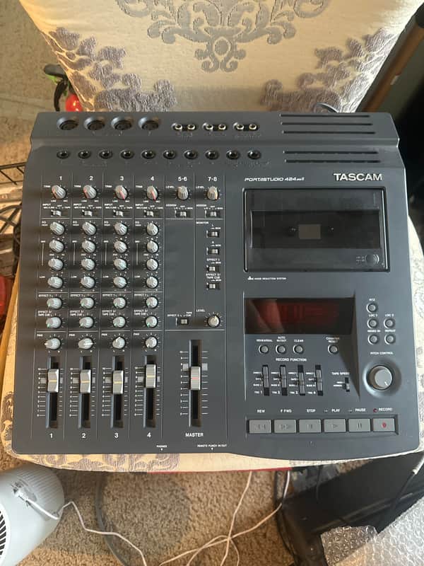 TASCAM Portastudio 424 mkii