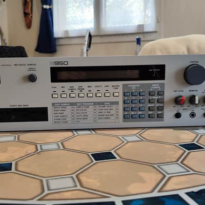 Akai S950 with rare original ib109 scsi board and max ram