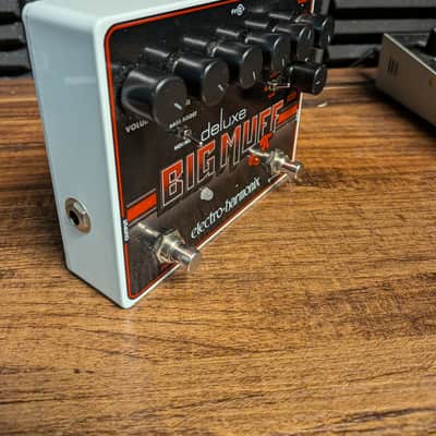Electro-Harmonix Deluxe Big Muff Pi Distortion / Sustainer 2014 - Present - Black / Red image 4