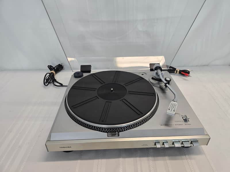 Toshiba SR-F450 Turntable - Black