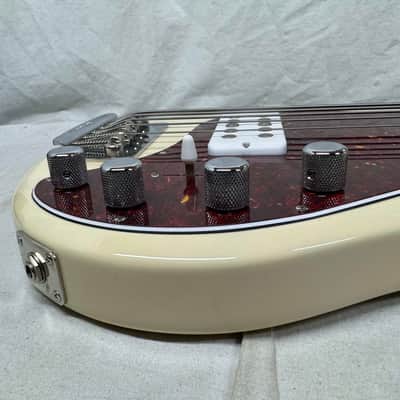 Ernie Ball Music Man 30th Anniversary Stingray sting ray 5 H Bass with Case 2018 - Translucent Buttercream / Roasted maple neck / maple fingerboard image 16