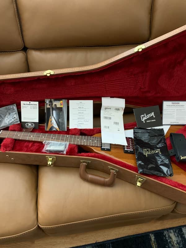 Gibson Flying V 2019 Antique Natural MINT (never played) with case and all case candy image 1