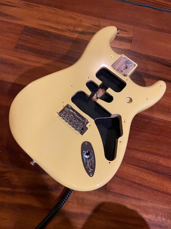 Fender Butter Cream Yellow Player Strat Stratocaster Alder Body 2 Point Bridge image 1