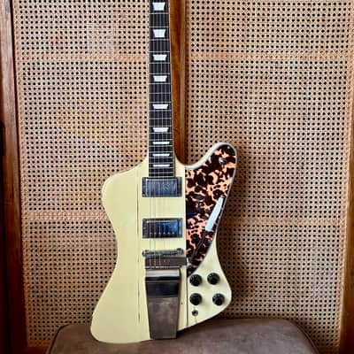 Firebird Replica // aged Vintage White // Vibrola image 1