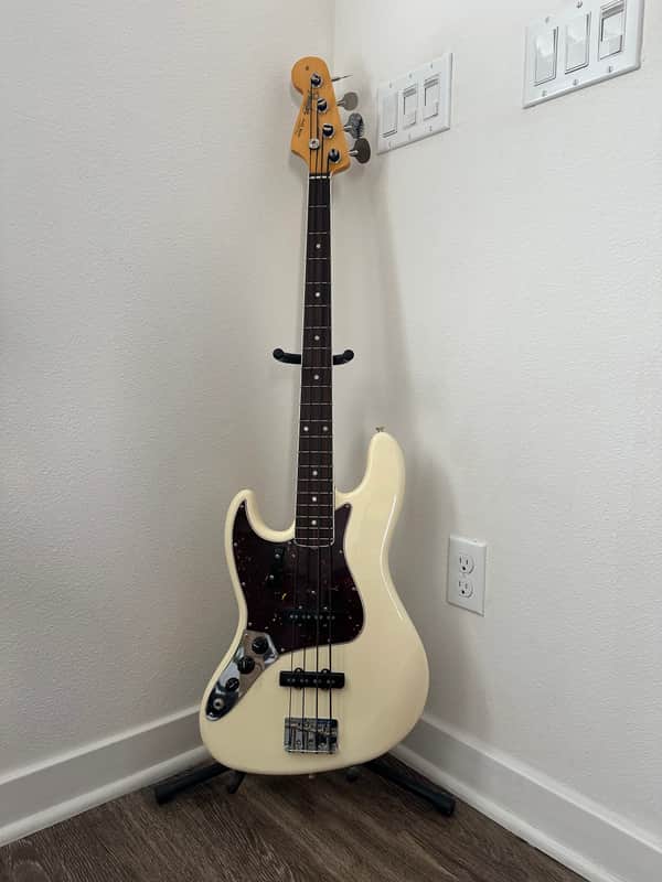 Fender Left-hand American vintage 66’ Jazz Bass 03/2023 - Olympic white image 1