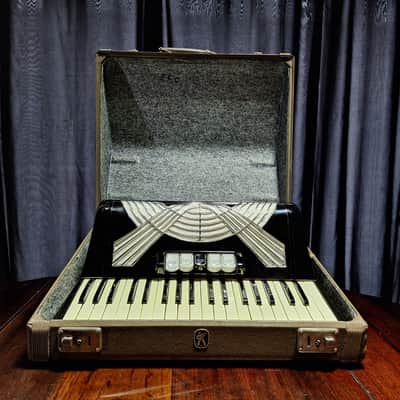 Hohner Verdi II German-Made Accordion 96 Bass/LMM - Tested and Serviced w/ Case image 24