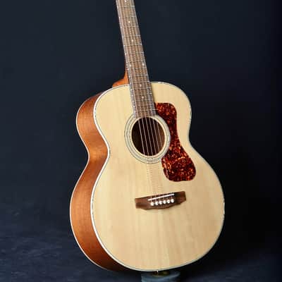 Guild Westerly Collection Jumbo Junior Mahogany Natural image 2