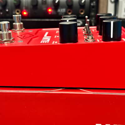 Universal Audio ANTI 1992 High Gain Amp 2024 - Present - Red image 5