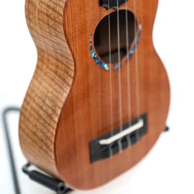 Special Issue KoAloha KSMR-12SI Cedar & Curly Mango Rosette Satin Soprano Longneck Ukulele image 3