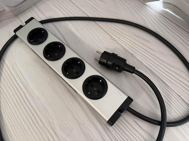 Silent Wire Silent Socket 4 Power Strip 1.5m Filter / Power Distribution Block image 1