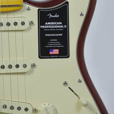 Fender American Professional II Stratocaster with Maple Fretboard - Sienna Burst image 10
