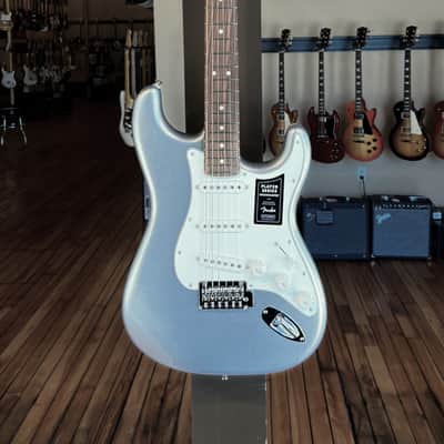 Fender Player Stratocaster - Silver w/Pau Ferro image 6