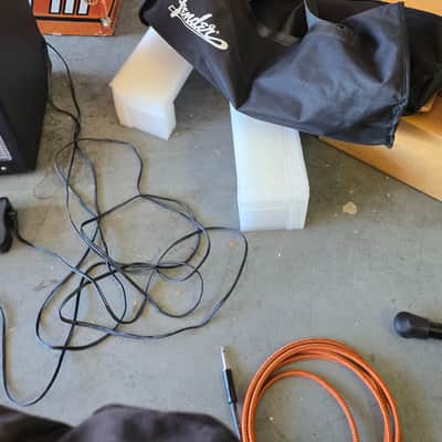 Fender Mustang III V.2 - Black with extras image 7