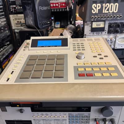 Akai MPC3000 MIDI , MPC 3000 32 meg drum sampler /PADS/ v 3.11 ,Floppy Drive, 120volt //ARMENS// image 2