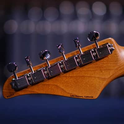 SUHR CLASSIC S VINTAGE LIMITED EDITION LAKE PLACID BLUE image 5