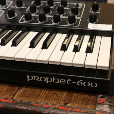 Sequential Prophet 600 61-Key 6-Voice Polyphonic Synthesizer 1982 - 1985 - Black with Wood Sides image 4