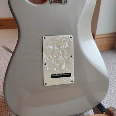 Fender Big Apple Stratocaster with Maple Fretboard 1997 - 2000 - Shoreline Gold image 5