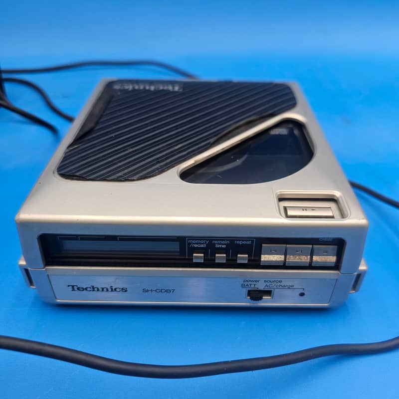 Technics Portable CD Player SL-XP7 with Case SH-CDB7 | Reverb
