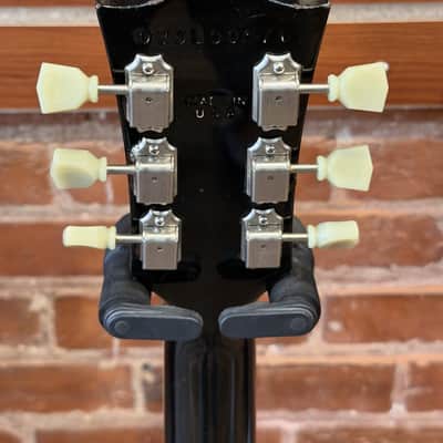 Gibson 2005 Les Paul Standard Ebony with hard case image 4