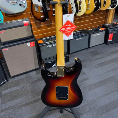 Fender Stevie Ray Vaughan Stratocaster with Pau Ferro Fretboard - 3-Color Sunburst image 5