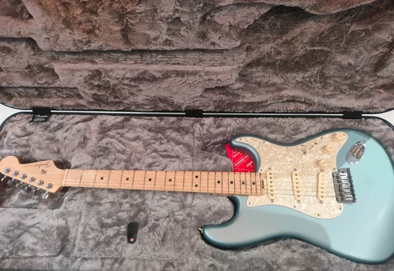 Fender  USA American Elite Stratocaster 2019