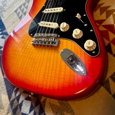 Fender Rarities Series Flame Ash Top American Original '60s Stratocaster with Birdseye Maple Neck 2019 - Plasma Red Burst image 4
