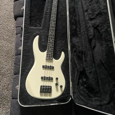 Carvin LB-20 1990 - Ivory image 12