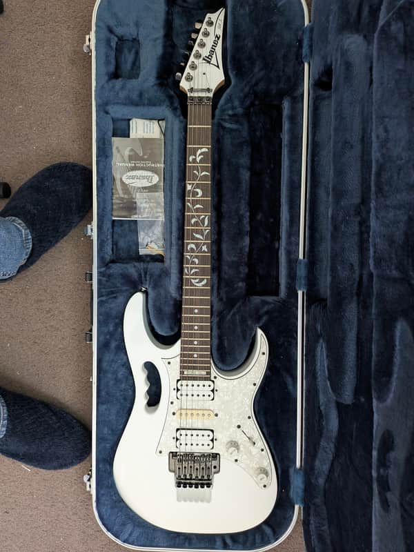 Ibanez JEM555-WH Steve Vai Signature 1994 - 2015 - White image 1