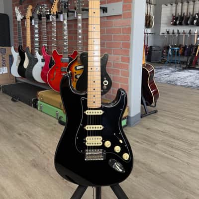 Fender American Performer Stratocaster HSS with Maple Fretboard 2018 - Present - Black image 2