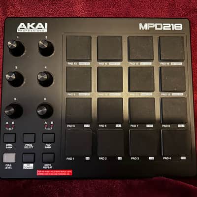 Akai MPD218 2015 - Present Black image 2