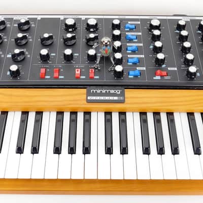 Moog Minimoog Voyager Old School Synthesizer + OVP + Fast Neuwertig + 1,5Jahre Garantie image 3