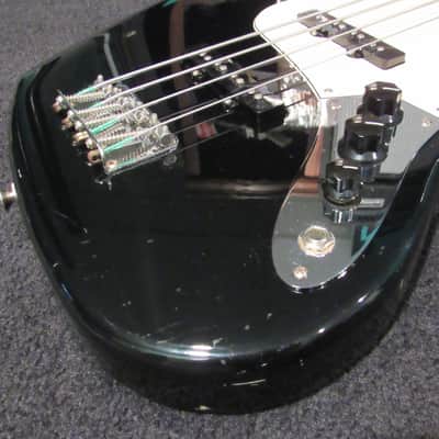 2004 MIM Fender Standard Fretless Jazz Bass Black image 5