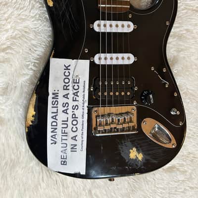 Kurt Cobain Vandalism Stratocaster Replica - 35" Mini Guitar - Reliced image 5