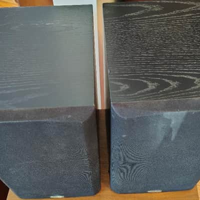 Paradigm Titan bookshelf speakers in excellent condition - 1980's image 5