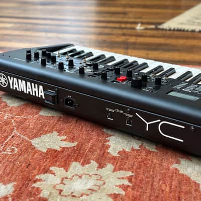 YAMAHA YC61 61-Key Synthesizer/Stage Keyboard image 7