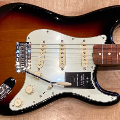 Fender Vintera '60s Stratocaster Electric Guitar 2021 3-Color Sunburst image 3