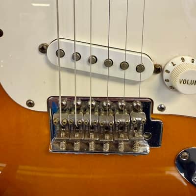 Fender Stratocaster MIM, Brown Sunburst - Pre Owned image 6