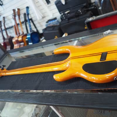 Carvin LP76 6-String Bass image 3