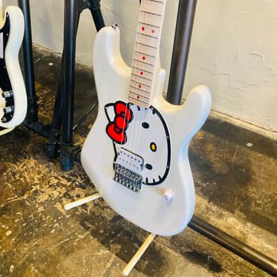2025 Fender X Hello Kitty White Stratocaster - Like New - Comes with Cord and Gigbag image 4