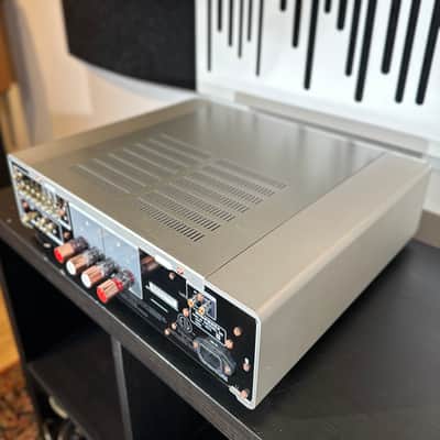 Marantz Model 30 60-Watt Stereo Solid-State Integrated Amplifier 1976 - 1978 - Silver image 11