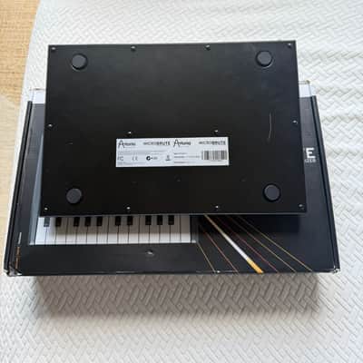 Arturia MicroBrute 25-Key Synthesizer 2014 - Present - Black image 3