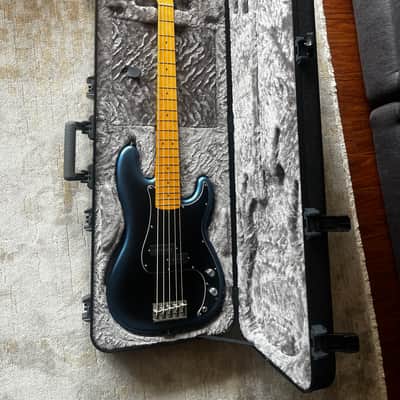 Fender American Professional II Precision Bass V with Maple Fretboard 2020 - Present - Dark Night image 1