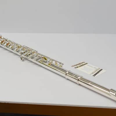 Mint Pearl 795 Elegante Semi-Pro Open Hole Flute Inline G & B Foot Sterling (MSRP $4069.99) image 19