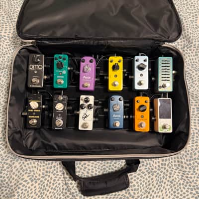 🤘 Complete Mini Pedalboard Bundle! 12 pedals! Cables! Pedalboard with built in Power supply image 3